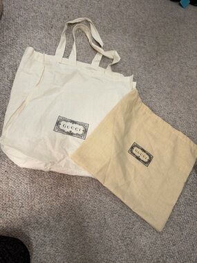 Gucci Two-Piece Canvas Tote and Pouch in Cream and Light Tan